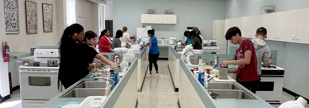 High school students explored food science careers at NIU’s Food and Nutrition Science college prep program created by NIU STEAM and Associate Professor of Health and Human Sciences Henna Muzaffar.